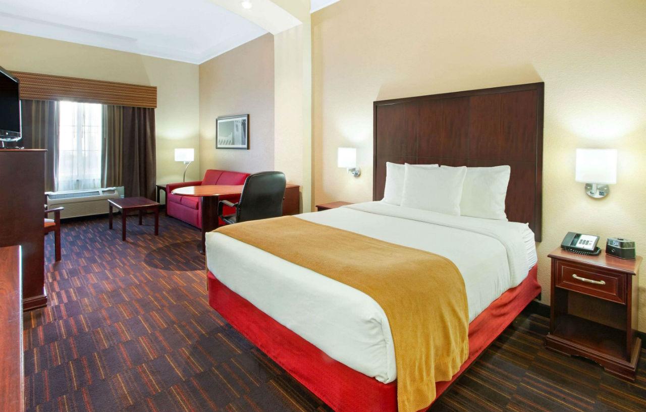 La Quinta Inn & Suites By Wyndham Albuquerque Midtown Εξωτερικό φωτογραφία