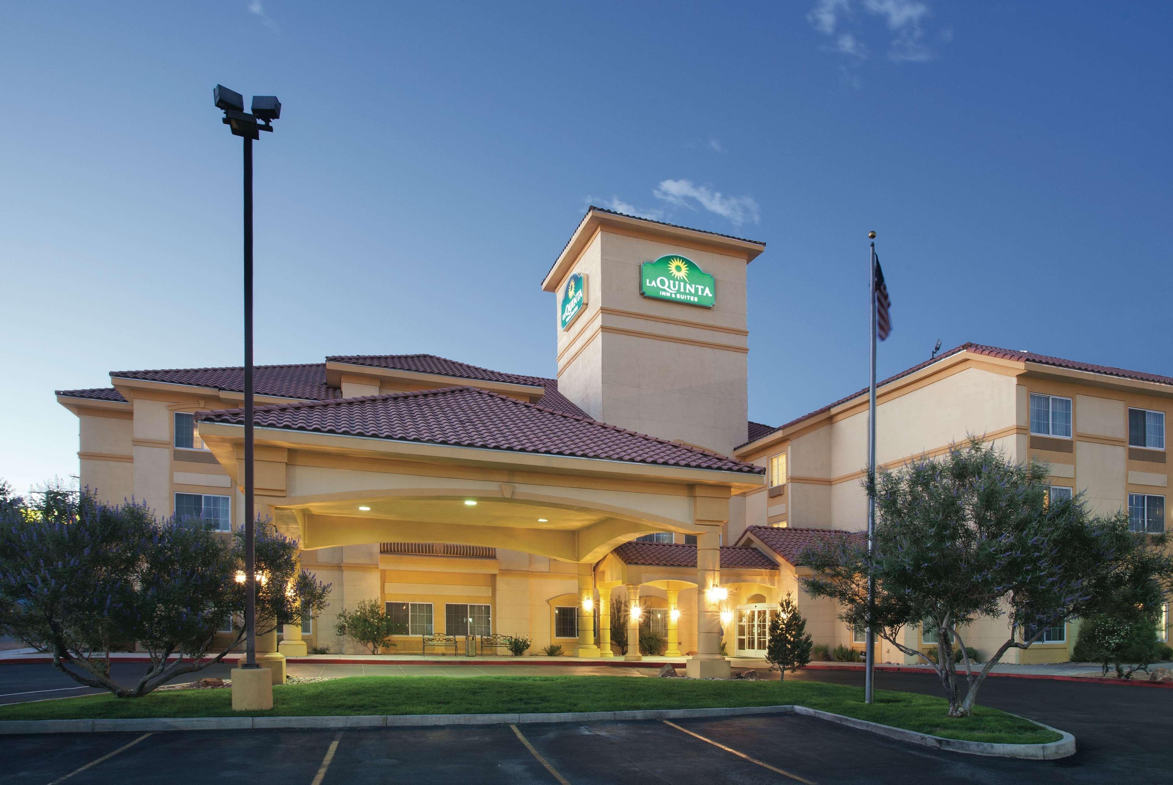 La Quinta Inn & Suites By Wyndham Albuquerque Midtown Εξωτερικό φωτογραφία