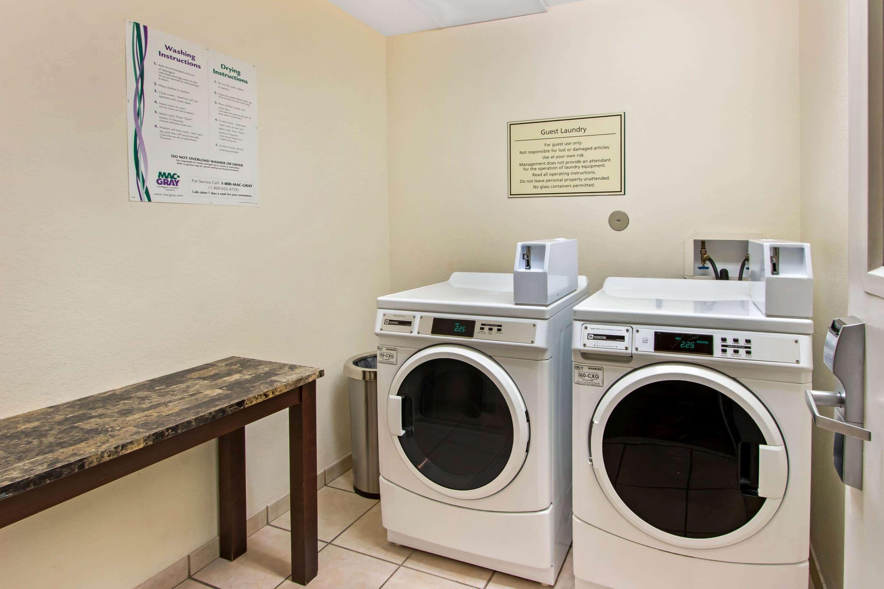 La Quinta Inn & Suites By Wyndham Albuquerque Midtown Εξωτερικό φωτογραφία