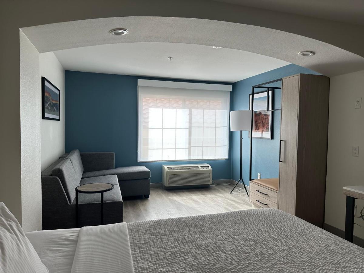 La Quinta Inn & Suites By Wyndham Albuquerque Midtown Εξωτερικό φωτογραφία