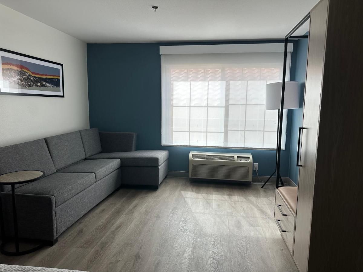 La Quinta Inn & Suites By Wyndham Albuquerque Midtown Εξωτερικό φωτογραφία
