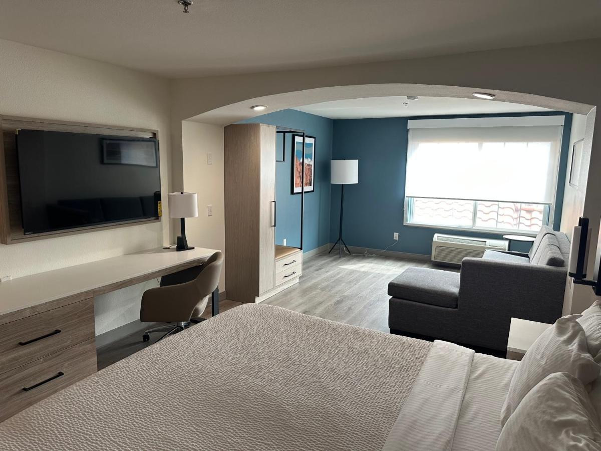 La Quinta Inn & Suites By Wyndham Albuquerque Midtown Εξωτερικό φωτογραφία
