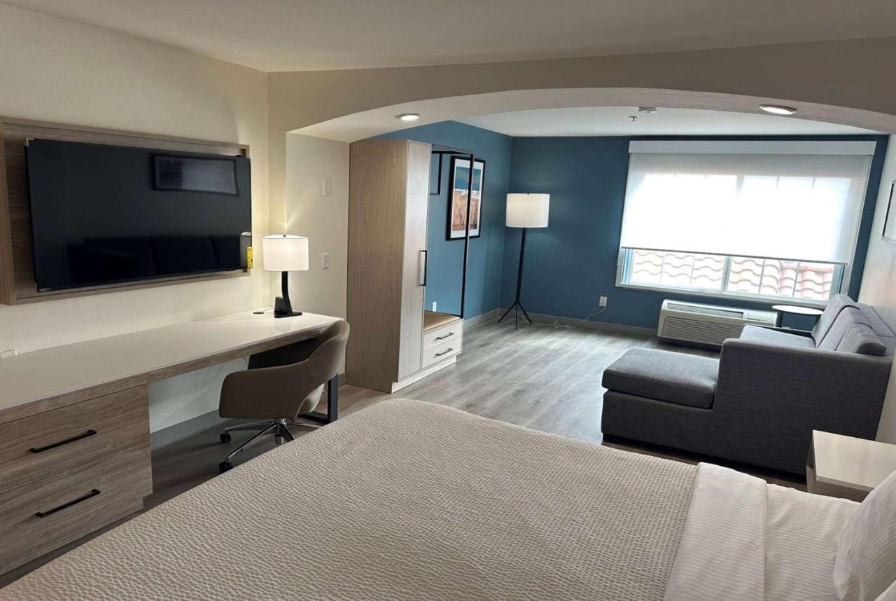 La Quinta Inn & Suites By Wyndham Albuquerque Midtown Εξωτερικό φωτογραφία