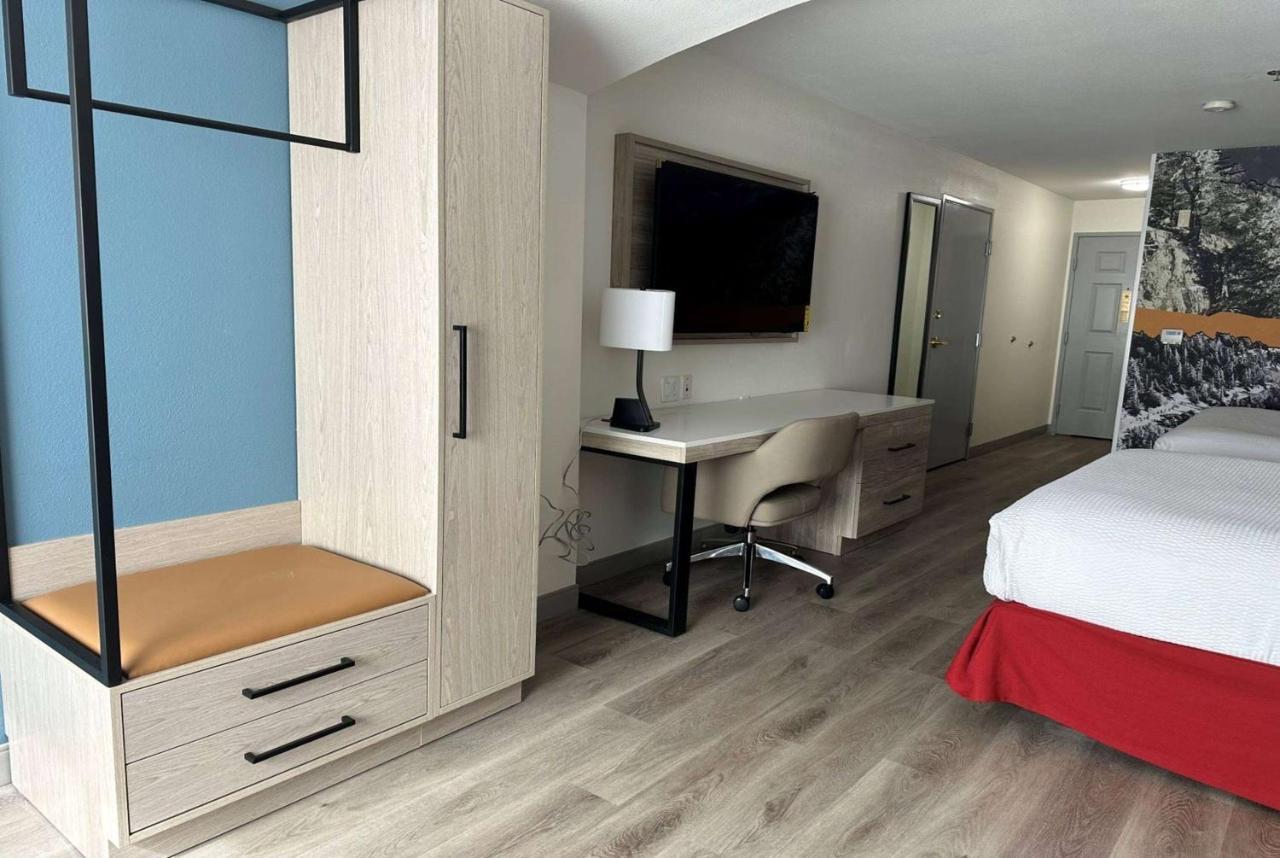 La Quinta Inn & Suites By Wyndham Albuquerque Midtown Εξωτερικό φωτογραφία